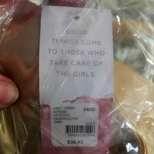 Cacique TShirt Bra, 44DD, NWT, Beige.